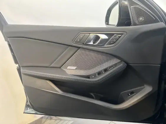 BMW SERIE 1 F70 - voiture de démonstration - Photo 17