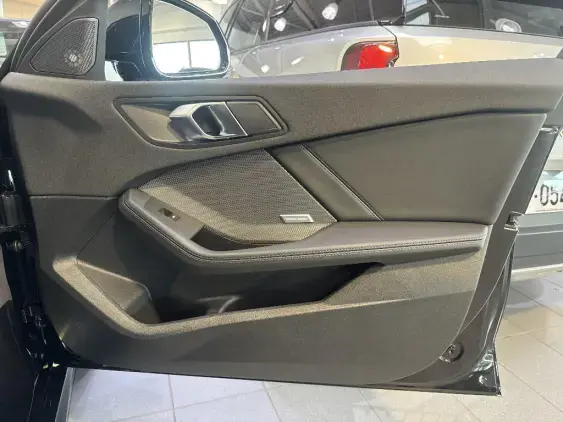 BMW SERIE 1 F70 - voiture de démonstration - Photo 18