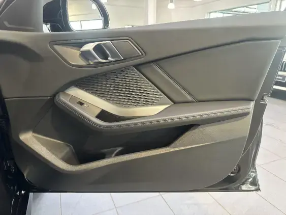 BMW SERIE 1 F70 - voiture de démonstration - Photo 18