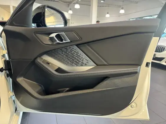 BMW SERIE 1 F70 - voiture de démonstration - Photo 18