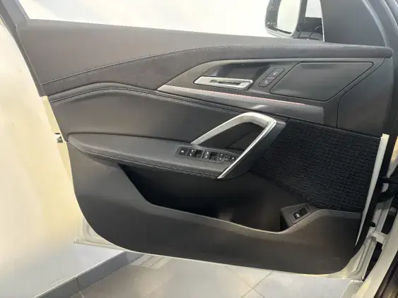 BMW iX1 U11 - voiture de démonstration - Photo 17