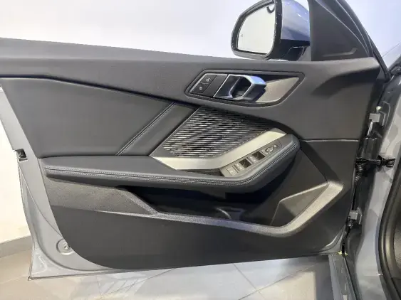 BMW SERIE 1 F70 - voiture de démonstration - Photo 17