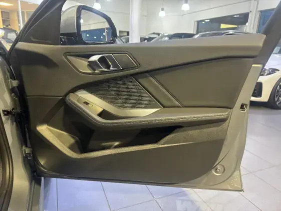 BMW SERIE 1 F70 - voiture de démonstration - Photo 18