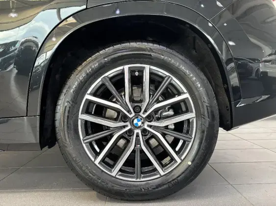 BMW iX1 U11 - voiture de démonstration - Photo 21