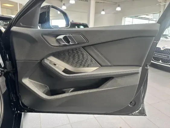 BMW SERIE 1 F70 - voiture de démonstration - Photo 18