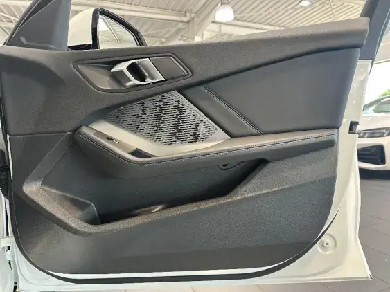 BMW SERIE 1 F70 - voiture de démonstration - Photo 18