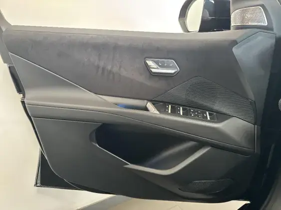 BMW iX3 NA5 - voiture de démonstration - Photo 17