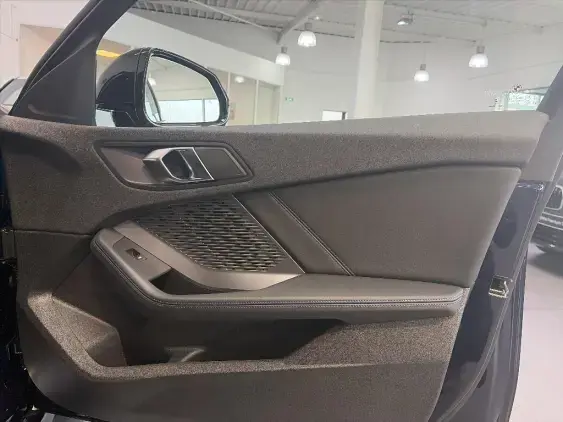 BMW SERIE 1 F70 - voiture de démonstration - Photo 18