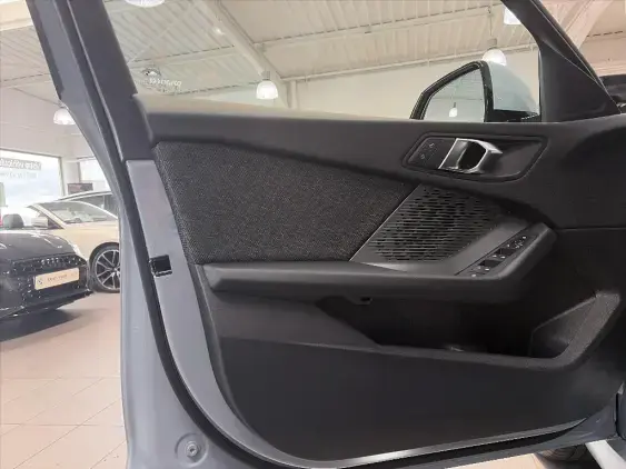 BMW SERIE 1 F70 - voiture de démonstration - Photo 18