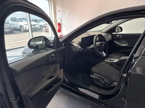 BMW SERIE 1 F70 - voiture de démonstration - Photo 16