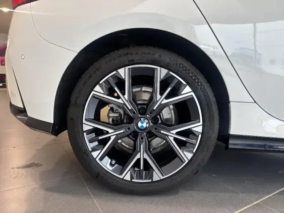 BMW SERIE 1 F70 - voiture de démonstration - Photo 13