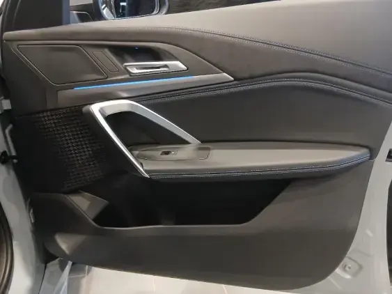 BMW iX2 U10 - voiture de démonstration - Photo 19