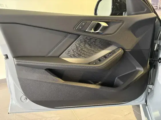 BMW SERIE 1 F70 - voiture de démonstration - Photo 19