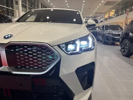 BMW iX2 U10 - voiture de démonstration - Photo 13