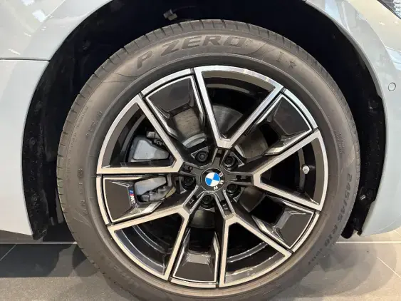 BMW i4 G26 LCI - voiture de démonstration - Photo 11