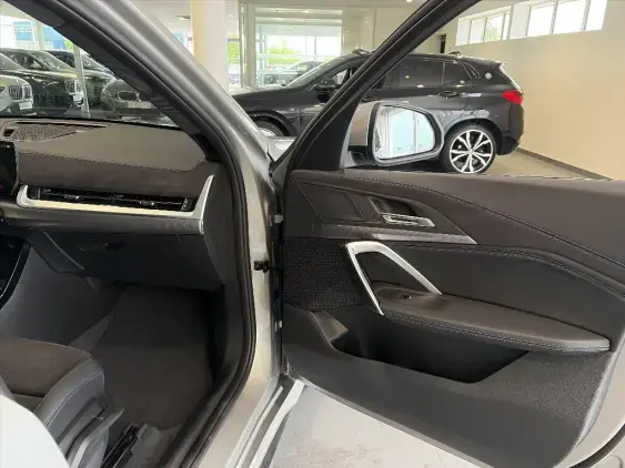 BMW X1 U11 - voiture de démonstration - Photo 18