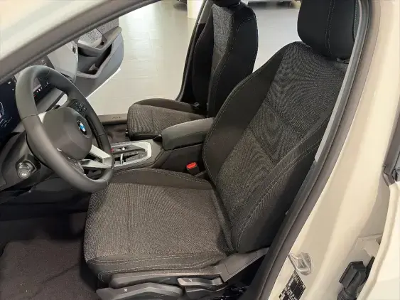 BMW SERIE 1 F70 - voiture de démonstration - Photo 14