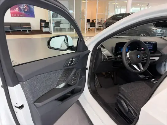 BMW SERIE 1 F70 - voiture de démonstration - Photo 15