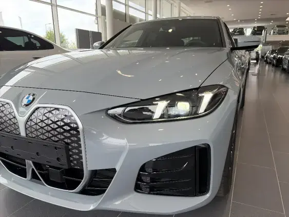 BMW i4 G26 LCI - voiture de démonstration - Photo 18