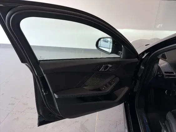 BMW SERIE 1 F70 - voiture de démonstration - Photo 14