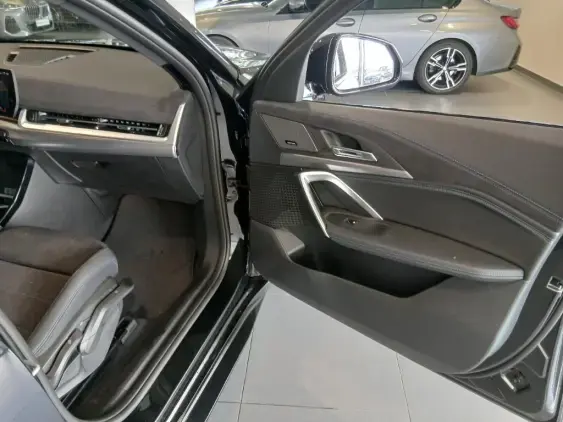 BMW iX2 U10 - voiture de démonstration - Photo 17