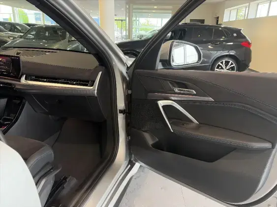 BMW X1 U11 - voiture de démonstration - Photo 18