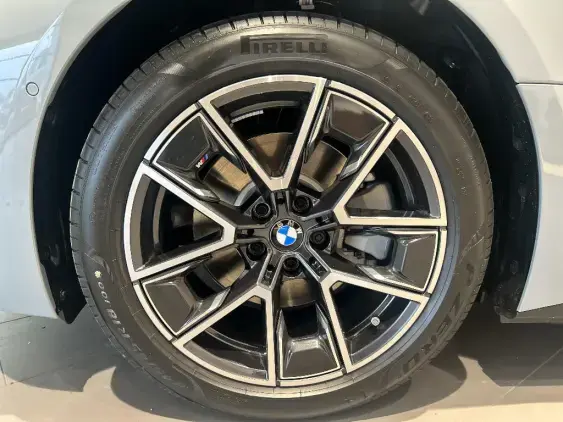 BMW i4 G26 LCI - voiture de démonstration - Photo 18