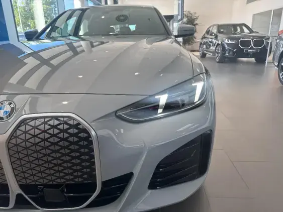 BMW i4 G26 LCI - voiture de démonstration - Photo 17