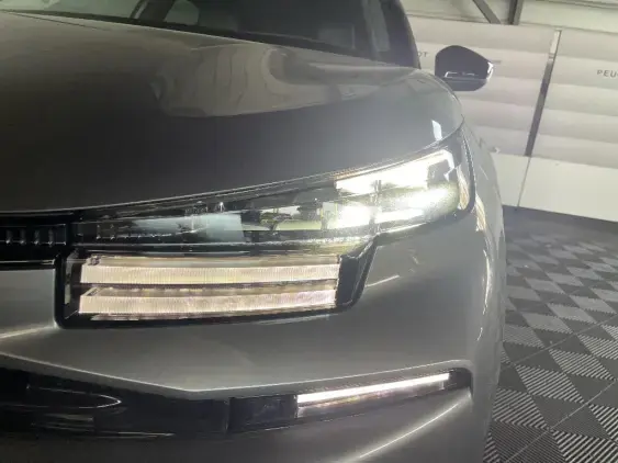 CITROEN C4 III - voiture de démonstration - Photo 18