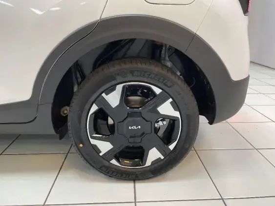 KIA STONIC - voiture de démonstration - Photo 24