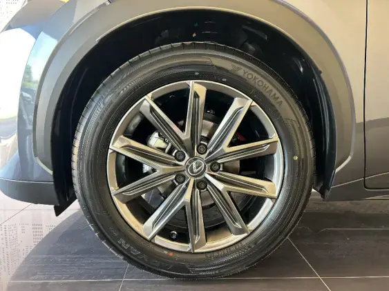 LEXUS LBX - voiture de démonstration - Photo 23