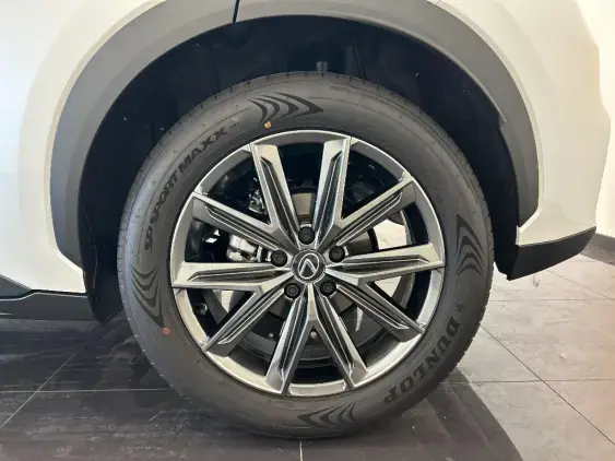 LEXUS LBX - voiture de démonstration - Photo 23