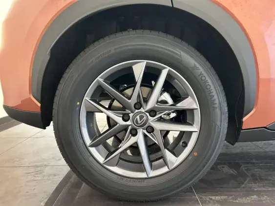 LEXUS LBX - voiture de démonstration - Photo 24