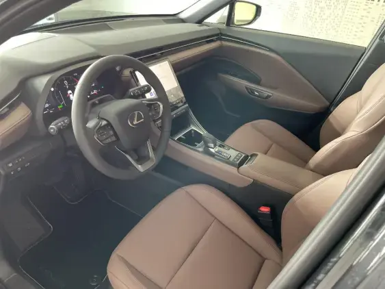 LEXUS LBX - voiture de démonstration - Photo 18