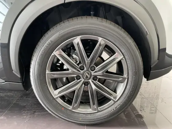 LEXUS LBX - voiture de démonstration - Photo 24