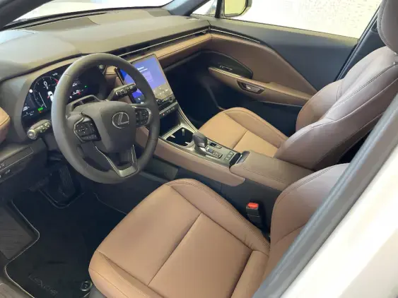 LEXUS LBX - voiture de démonstration - Photo 18