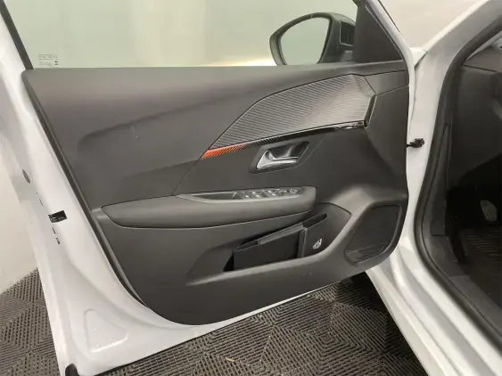 PEUGEOT 208 II - voiture de démonstration - Photo 17