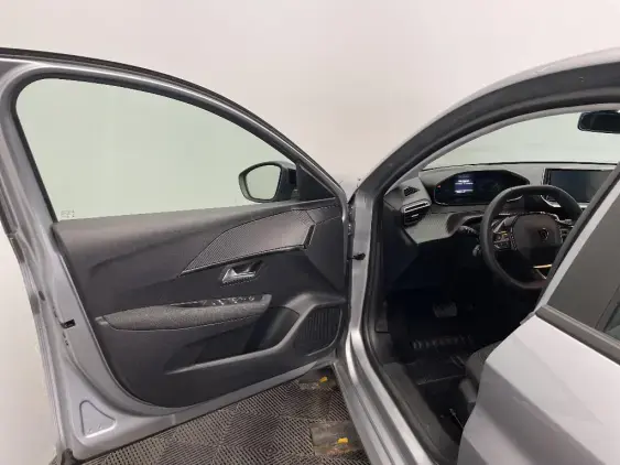 PEUGEOT 208 II - voiture de démonstration - Photo 17