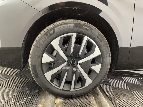 PEUGEOT 208 BUSINESS R II - voiture de démonstration - Photo 20