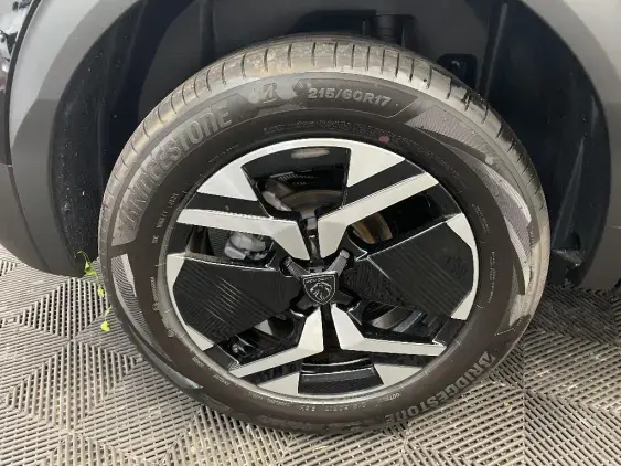 PEUGEOT 2008 - voiture de démonstration - Photo 22