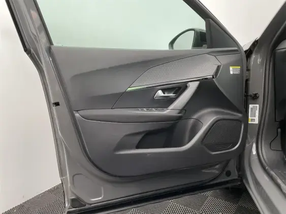 PEUGEOT 2008 ELECTRIQUE II - voiture de démonstration - Photo 19