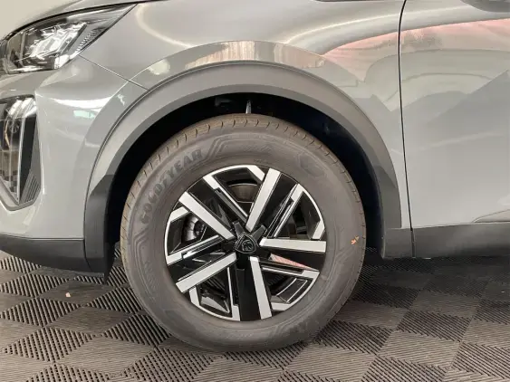 PEUGEOT 2008 ELECTRIQUE II - voiture de démonstration - Photo 23