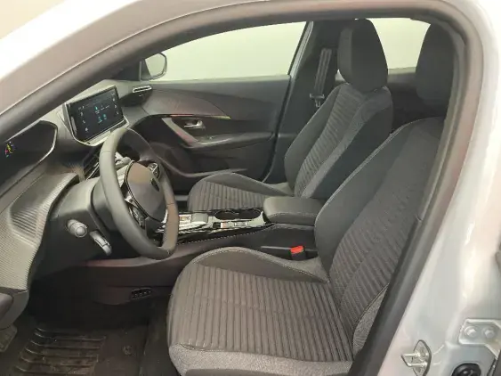 PEUGEOT 2008 ELECTRIQUE II - voiture de démonstration - Photo 18