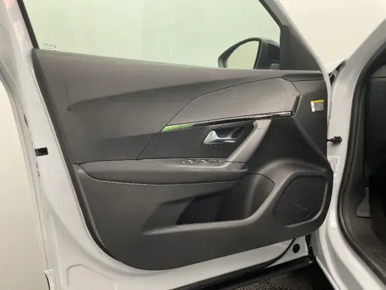 PEUGEOT 2008 ELECTRIQUE II - voiture de démonstration - Photo 19