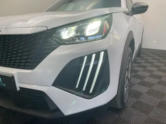 PEUGEOT 2008 ELECTRIQUE II - voiture de démonstration - Photo 22