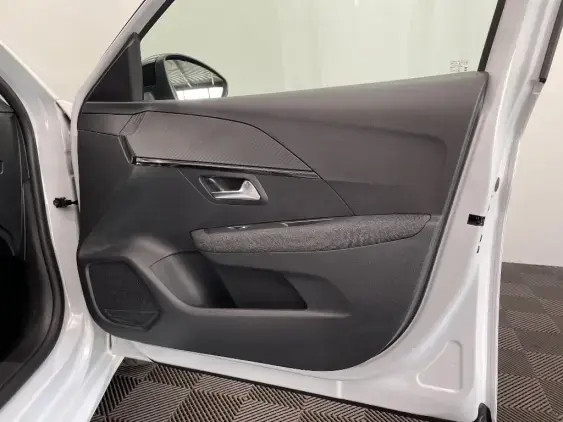 PEUGEOT 208 BUSINESS R II - voiture de démonstration - Photo 18