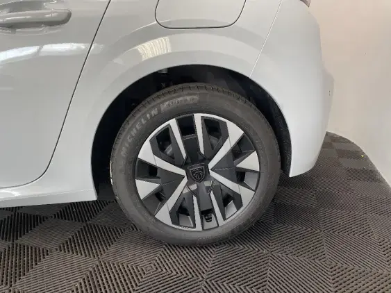 PEUGEOT 208 BUSINESS R II - voiture de démonstration - Photo 23