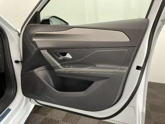 PEUGEOT 308 ELECTRIQUE III - voiture de démonstration - Photo 19