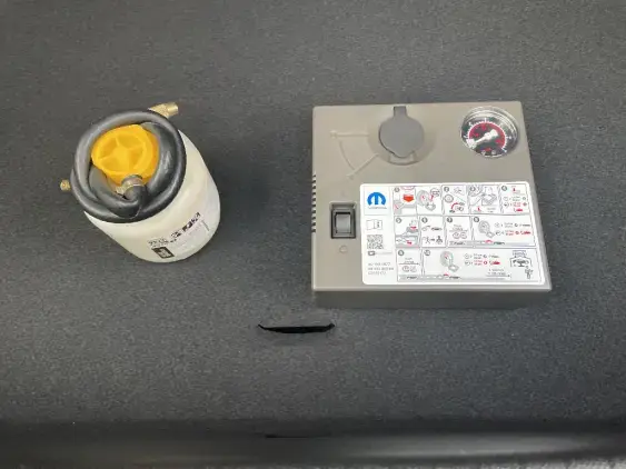 PEUGEOT 208 BUSINESS R II - voiture de démonstration - Photo 17