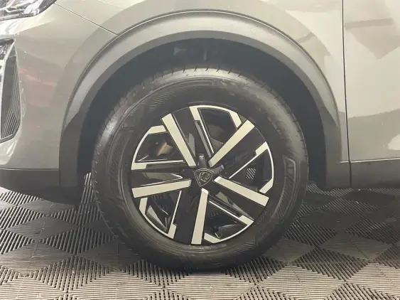 PEUGEOT 2008 - voiture de démonstration - Photo 22